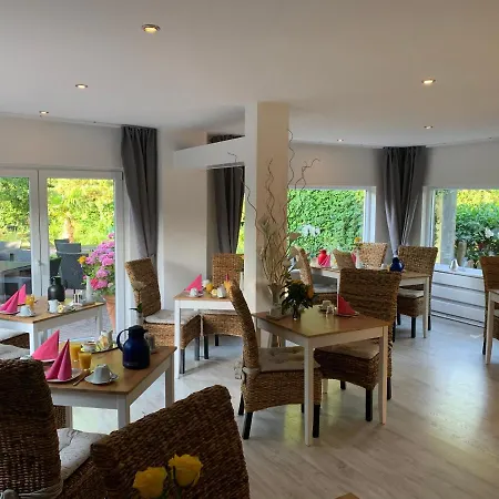 Πανσιόν Gaestehaus Schwentineblick 3*